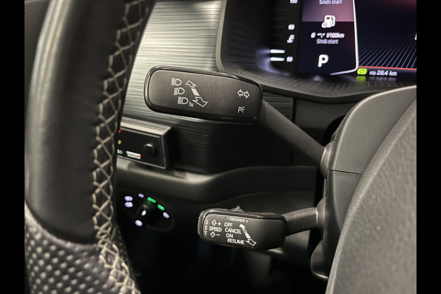 Škoda Kodiaq 1.5 TSI Business Edition 7p. Panoramadak Trekhaak Navigatie Carplay Adaptive Cruise Control Camera Parkeersensoren Blind Spot Assist Virtual Cockpit Stoelverwarming Climate Control