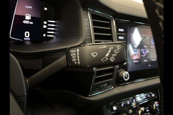 Škoda Kodiaq 1.5 TSI Business Edition 7p. Panoramadak Trekhaak Navigatie Carplay Adaptive Cruise Control Camera Parkeersensoren Blind Spot Assist Virtual Cockpit Stoelverwarming Climate Control