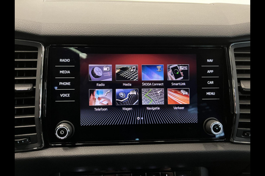 Škoda Kodiaq 1.5 TSI Business Edition 7p. Panoramadak Trekhaak Navigatie Carplay Adaptive Cruise Control Camera Parkeersensoren Blind Spot Assist Virtual Cockpit Stoelverwarming Climate Control