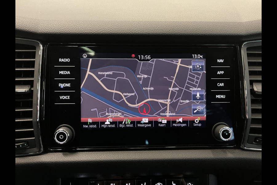 Škoda Kodiaq 1.5 TSI Business Edition 7p. Panoramadak Trekhaak Navigatie Carplay Adaptive Cruise Control Camera Parkeersensoren Blind Spot Assist Virtual Cockpit Stoelverwarming Climate Control