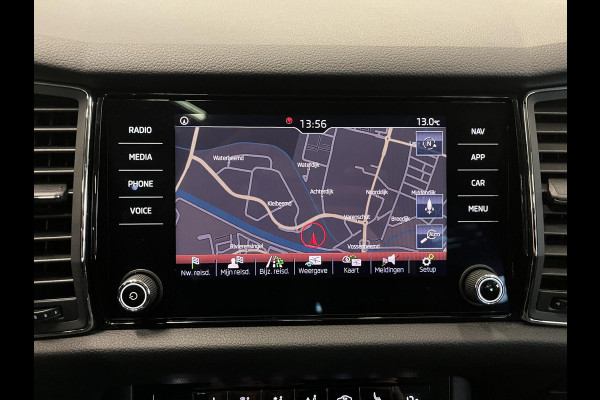 Škoda Kodiaq 1.5 TSI Business Edition 7p. Panoramadak Trekhaak Navigatie Carplay Adaptive Cruise Control Camera Parkeersensoren Blind Spot Assist Virtual Cockpit Stoelverwarming Climate Control