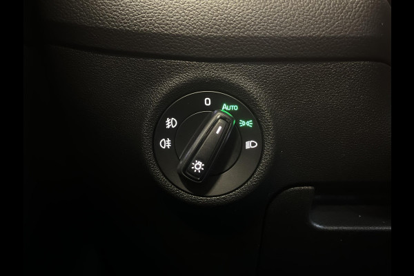 Škoda Kodiaq 1.5 TSI Business Edition 7p. Panoramadak Trekhaak Navigatie Carplay Adaptive Cruise Control Camera Parkeersensoren Blind Spot Assist Virtual Cockpit Stoelverwarming Climate Control