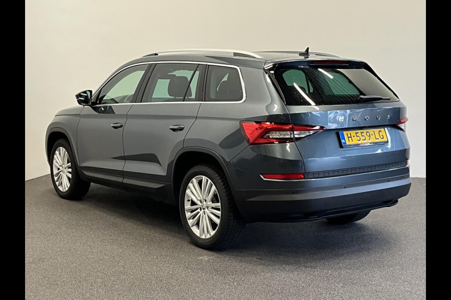 Škoda Kodiaq 1.5 TSI Business Edition 7p. Panoramadak Trekhaak Navigatie Carplay Adaptive Cruise Control Camera Parkeersensoren Blind Spot Assist Virtual Cockpit Stoelverwarming Climate Control