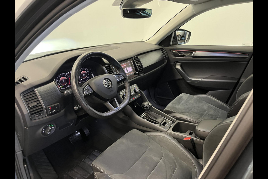 Škoda Kodiaq 1.5 TSI Business Edition 7p. Panoramadak Trekhaak Navigatie Carplay Adaptive Cruise Control Camera Parkeersensoren Blind Spot Assist Virtual Cockpit Stoelverwarming Climate Control