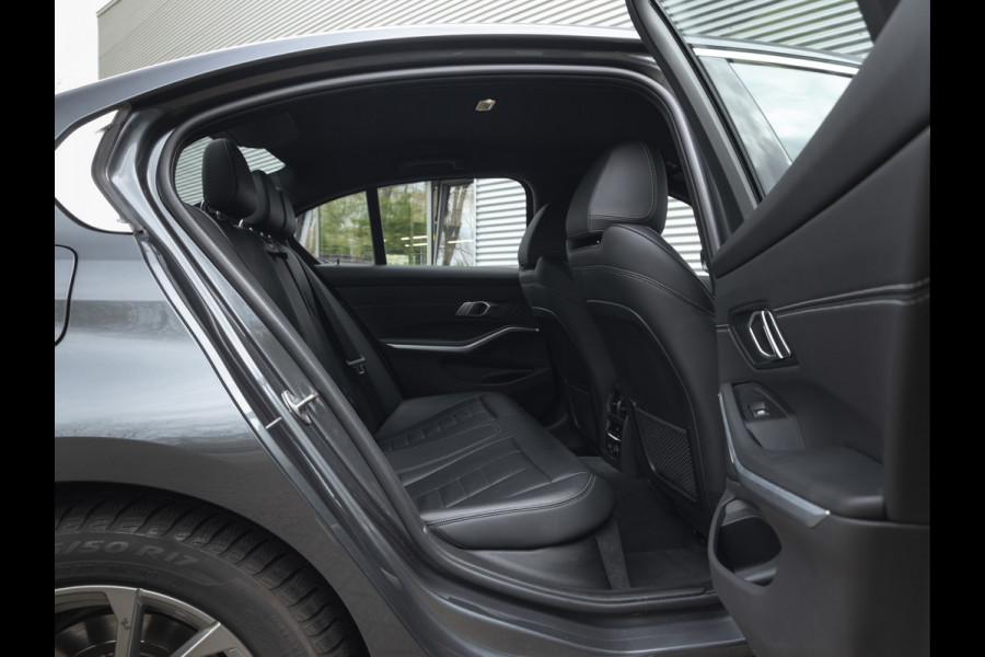 BMW 3-serie 320i Luxury Line - High Executive - Sportstoelen - Stoelverwarming