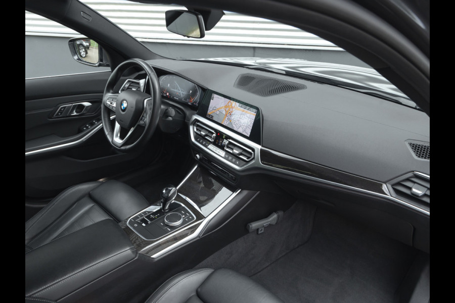 BMW 3-serie 320i Luxury Line - High Executive - Sportstoelen - Stoelverwarming