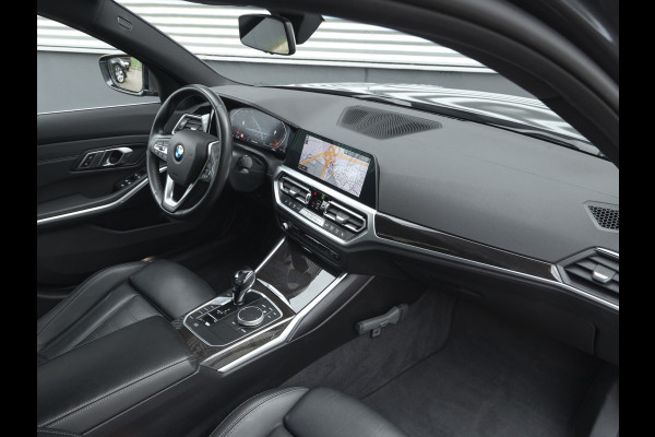 BMW 3-serie 320i Luxury Line - High Executive - Sportstoelen - Stoelverwarming