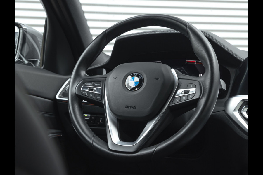 BMW 3-serie 320i Luxury Line - High Executive - Sportstoelen - Stoelverwarming