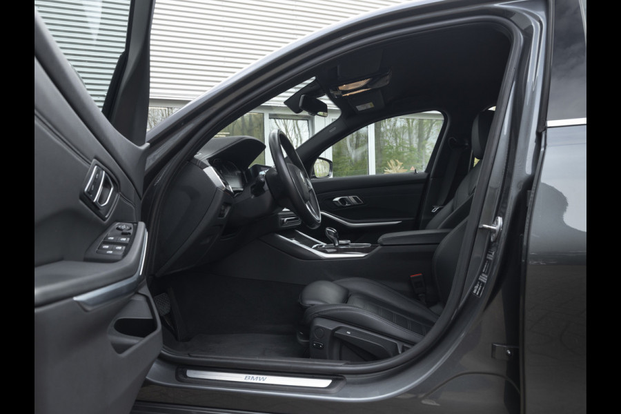 BMW 3-serie 320i Luxury Line - High Executive - Sportstoelen - Stoelverwarming