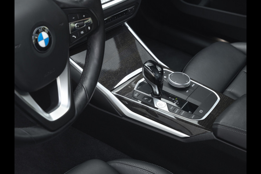 BMW 3-serie 320i Luxury Line - High Executive - Sportstoelen - Stoelverwarming