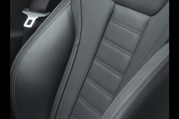 BMW 3-serie 320i Luxury Line - High Executive - Sportstoelen - Stoelverwarming