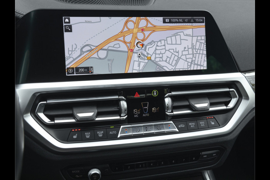 BMW 3-serie 320i Luxury Line - High Executive - Sportstoelen - Stoelverwarming