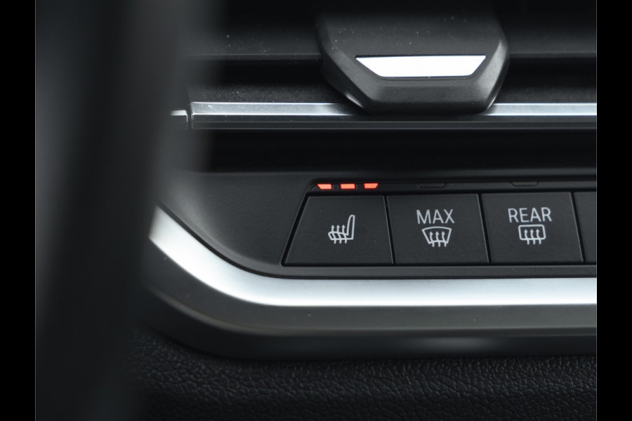 BMW 3-serie 320i Luxury Line - High Executive - Sportstoelen - Stoelverwarming