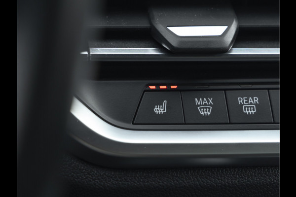 BMW 3-serie 320i Luxury Line - High Executive - Sportstoelen - Stoelverwarming