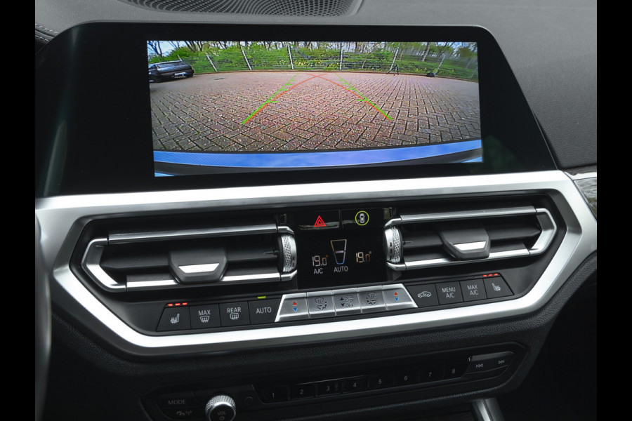 BMW 3-serie 320i Luxury Line - High Executive - Sportstoelen - Stoelverwarming