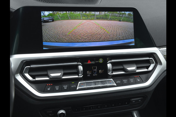 BMW 3-serie 320i Luxury Line - High Executive - Sportstoelen - Stoelverwarming