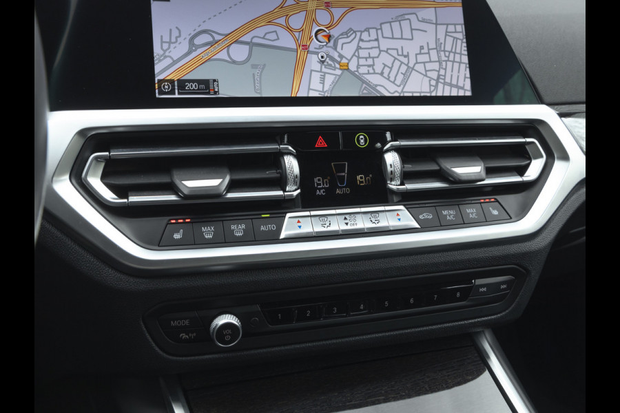 BMW 3-serie 320i Luxury Line - High Executive - Sportstoelen - Stoelverwarming
