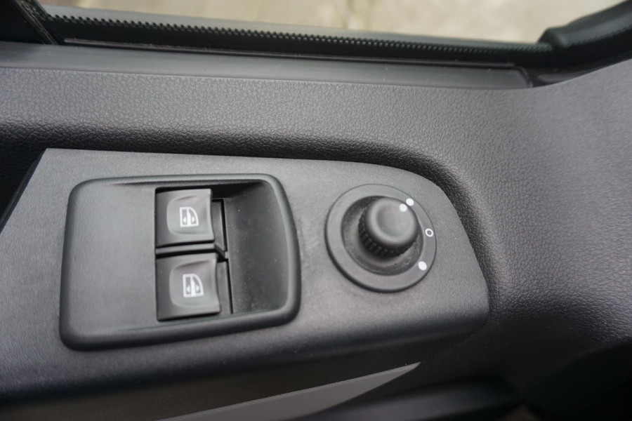 Renault Trafic 1.6 dCi 120PK T27 L1H1 Luxe/Metallic/3 Zits/ Trekhaak/Nette Bus.