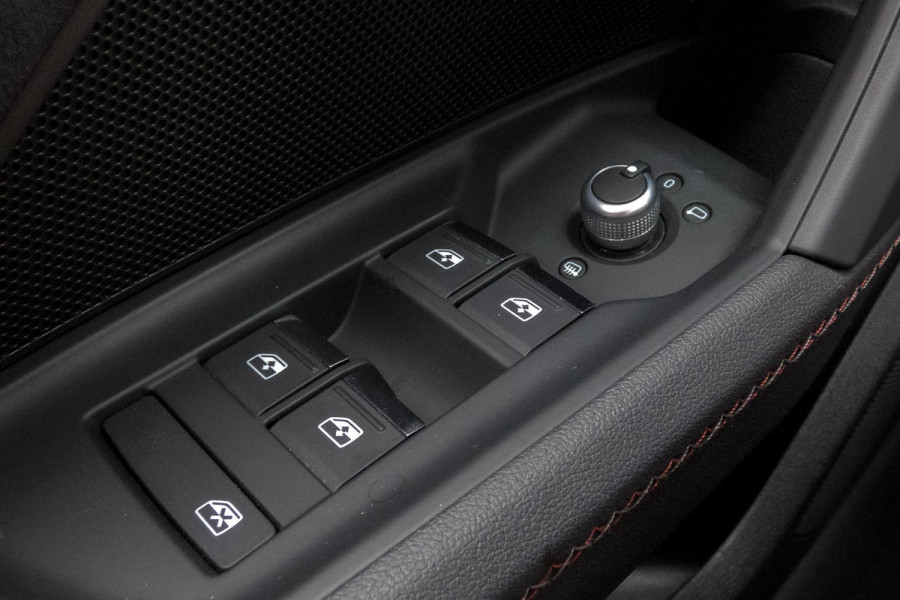 Audi A3 Sportback 40 TFSI e Advanced edition | S-LINE | RS SPORTSTOELEN | S3 DIFFUSER | ADAPTIVE CRUISE CONTROL