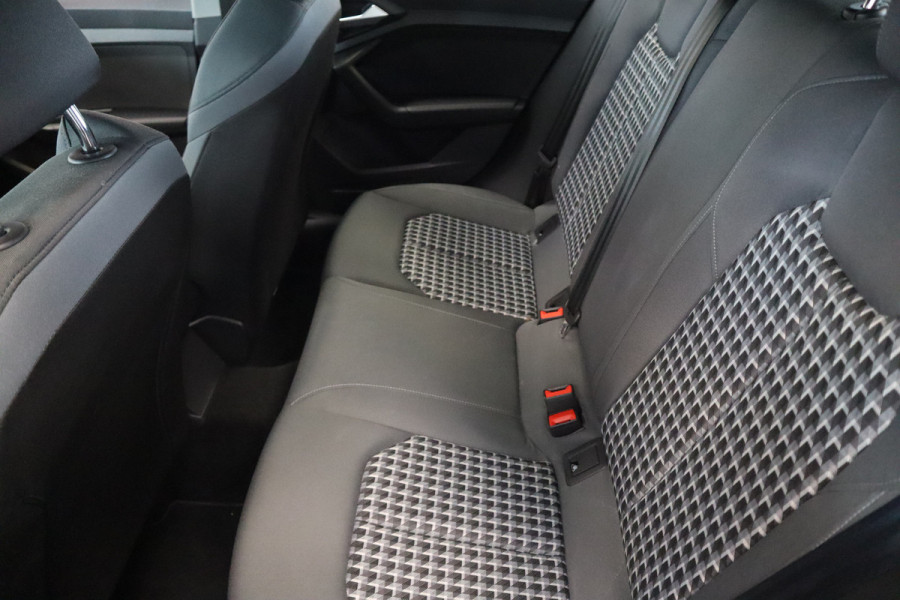 Audi A1 citycarver 30 TFSI epic Airco Cruise Control 17 LMV PDC VCP DAB+ 24 maanden garantie mogelijk (*vraag naar de voorwaarden)