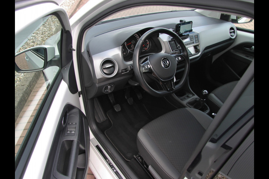 Volkswagen up! 1.0 Active 5drs. Clima | Apps