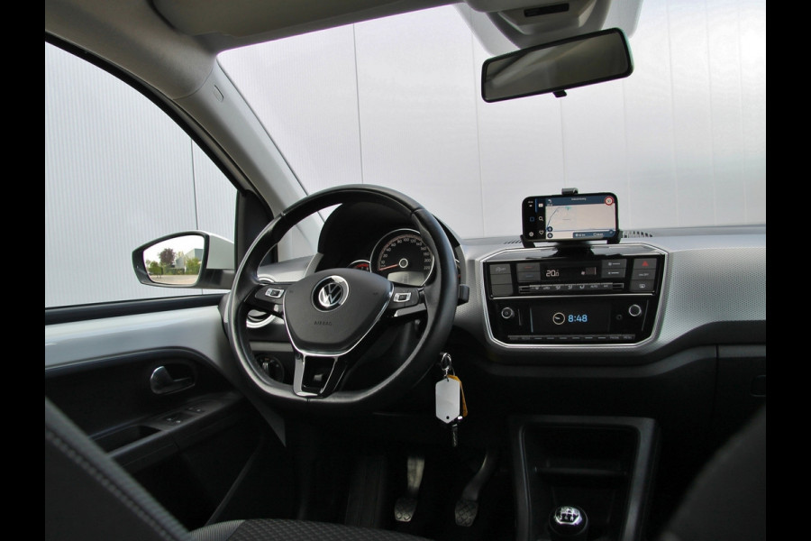 Volkswagen up! 1.0 Active 5drs. Clima | Apps