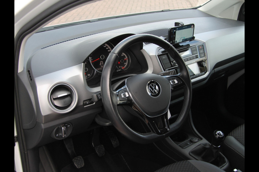 Volkswagen up! 1.0 Active 5drs. Clima | Apps