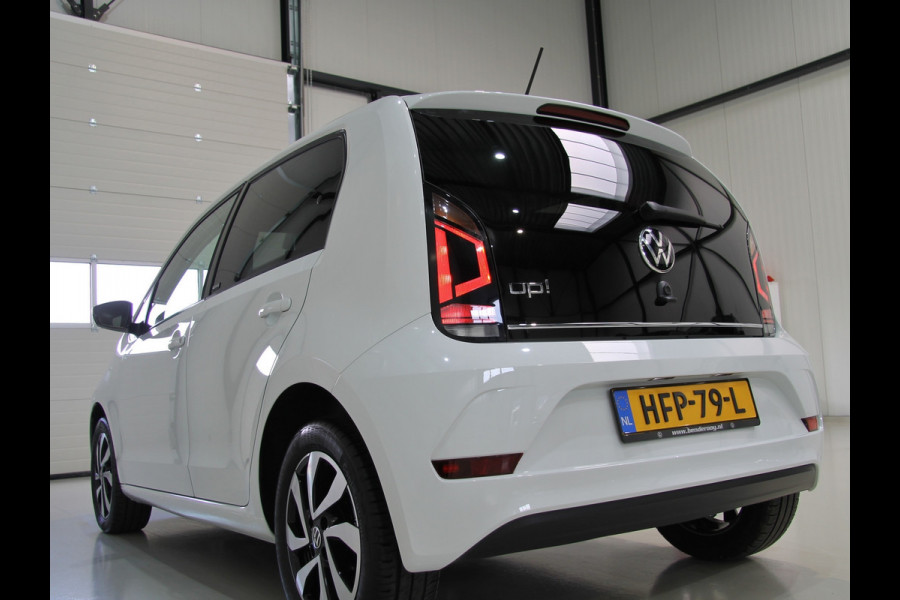 Volkswagen up! 1.0 Active 5drs. Clima | Apps