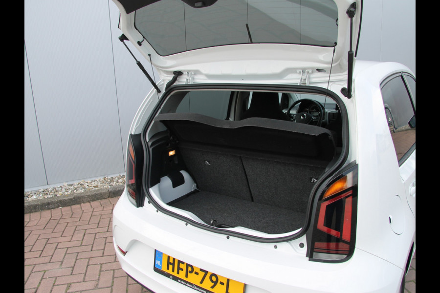Volkswagen up! 1.0 Active 5drs. Clima | Apps
