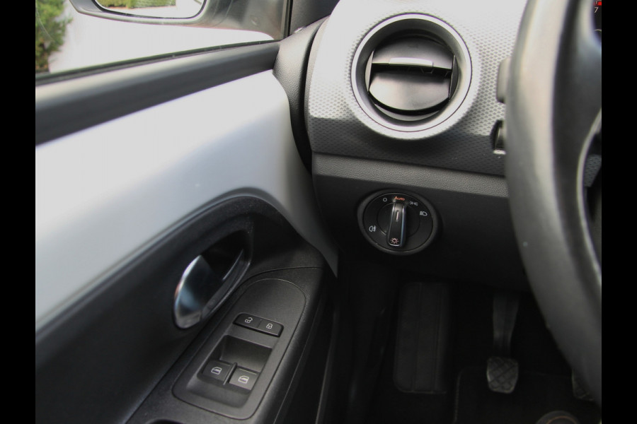 Volkswagen up! 1.0 Active 5drs. Clima | Apps