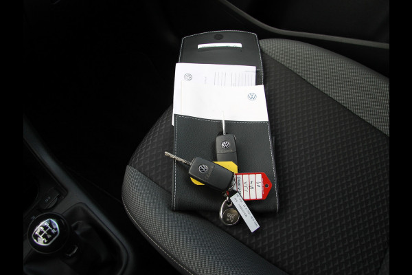 Volkswagen up! 1.0 Active 5drs. Clima | Apps
