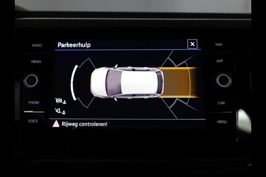 Volkswagen Polo 1.0 TSI Life 95 pk Automaat (DSG) | Private lease vanaf € 468,- pm | Navigatie via App | Autom. airco | Parkeersensoren (Park assist) | Adaptieve cruise control | Stoelverwarming | Volledig digitaal instrumentenpaneel |