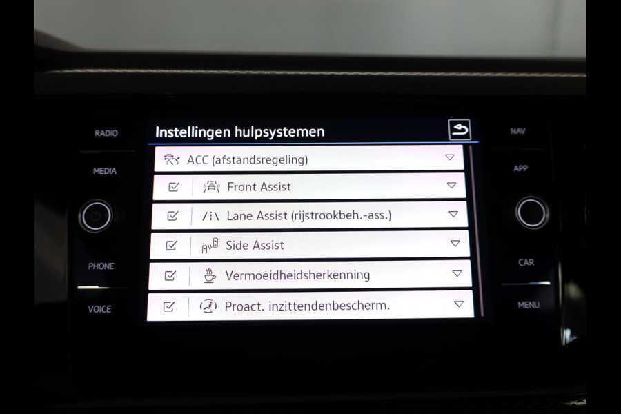 Volkswagen Polo 1.0 TSI Life 95 pk Automaat (DSG) | Private lease vanaf € 468,- pm | Navigatie via App | Autom. airco | Parkeersensoren (Park assist) | Adaptieve cruise control | Stoelverwarming | Volledig digitaal instrumentenpaneel |
