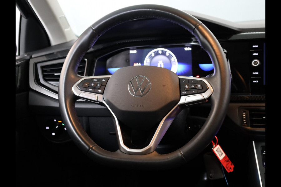 Volkswagen Polo 1.0 TSI Life 95 pk Automaat (DSG) | Private lease vanaf € 468,- pm | Navigatie via App | Autom. airco | Parkeersensoren (Park assist) | Adaptieve cruise control | Stoelverwarming | Volledig digitaal instrumentenpaneel |