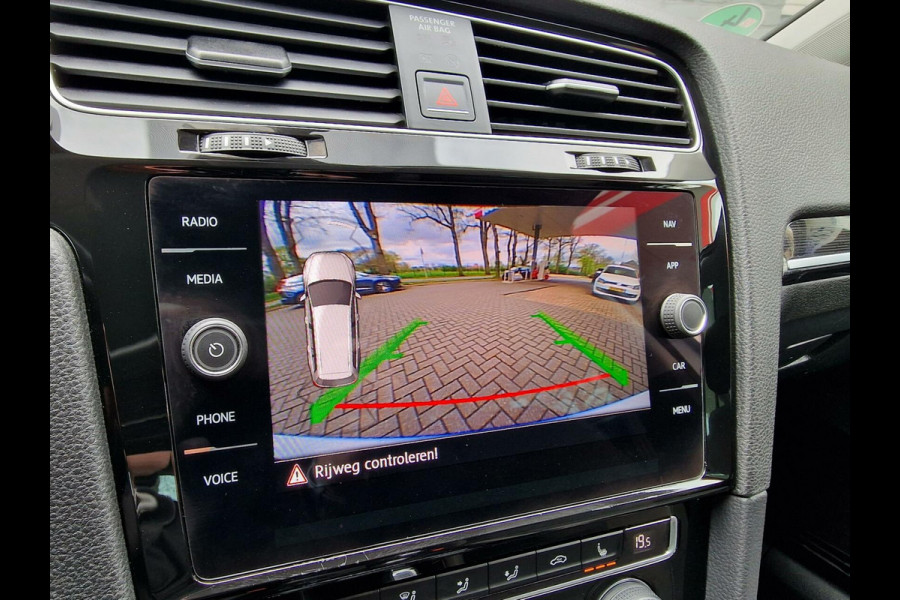Volkswagen GOLF Variant 1.0 TSI Highline Business R DSG|ACC|Carplay|Stoelverwarming|Digidash|