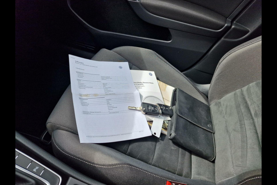 Volkswagen GOLF Variant 1.0 TSI Highline Business R DSG|ACC|Carplay|Stoelverwarming|Digidash|