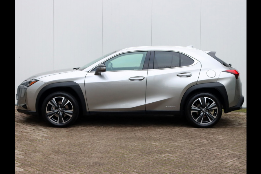 Lexus UX 250h Preference Line | Stoelverwarming | Parkeersensoren | Trekh