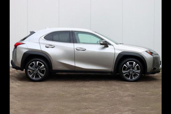 Lexus UX 250h Preference Line | Stoelverwarming | Parkeersensoren | Trekh