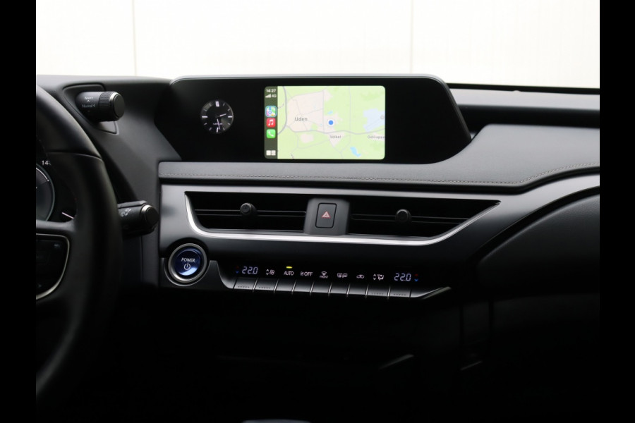 Lexus UX 250h Preference Line | Stoelverwarming | Parkeersensoren | Trekh