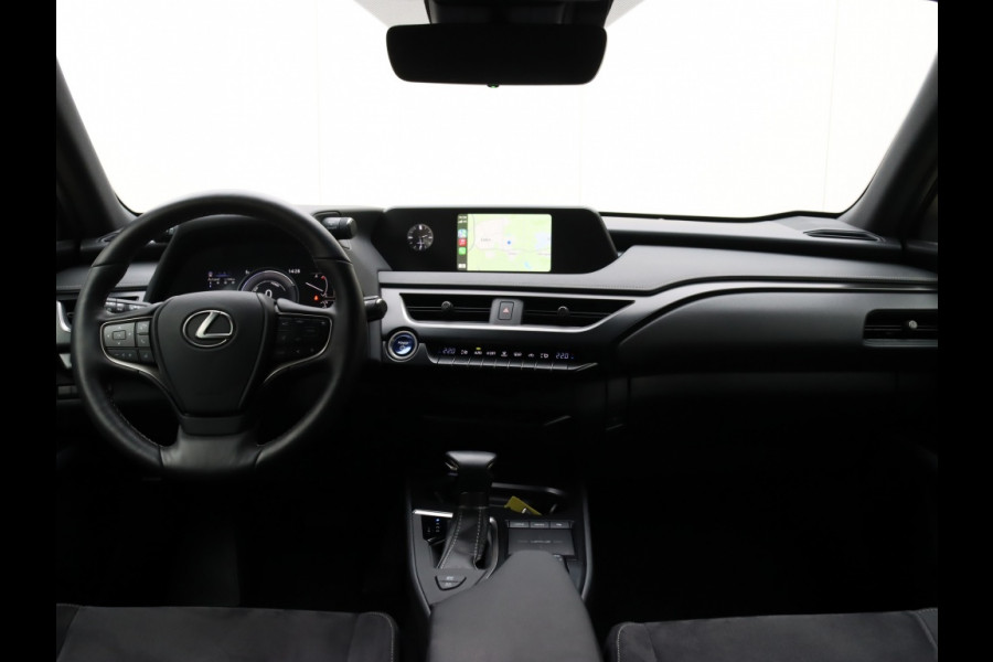 Lexus UX 250h Preference Line | Stoelverwarming | Parkeersensoren | Trekh