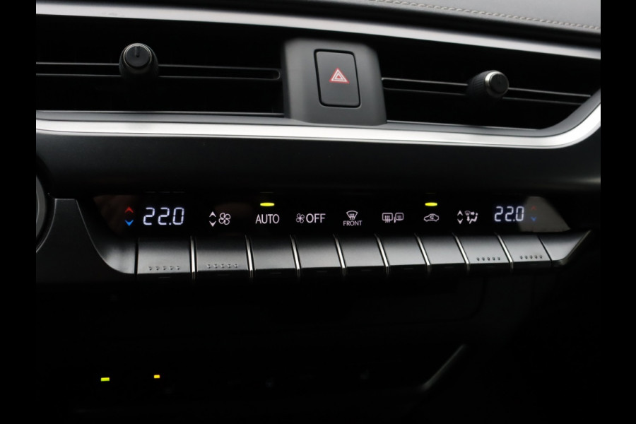 Lexus UX 250h Preference Line | Stoelverwarming | Parkeersensoren | Trekh