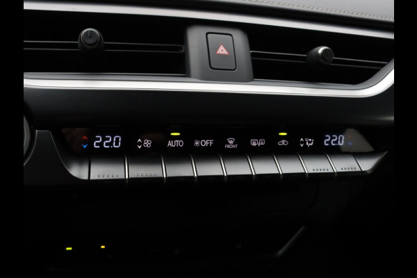 Lexus UX 250h Preference Line | Stoelverwarming | Parkeersensoren | Trekh