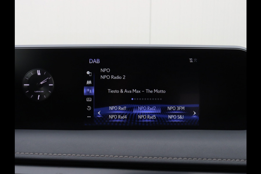 Lexus UX 250h Preference Line | Stoelverwarming | Parkeersensoren | Trekh