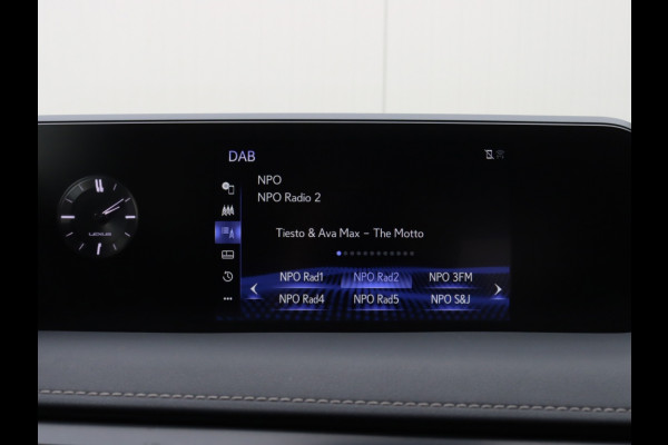 Lexus UX 250h Preference Line | Stoelverwarming | Parkeersensoren | Trekh