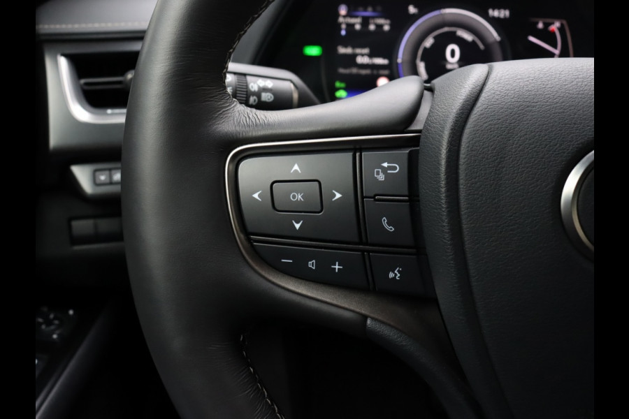 Lexus UX 250h Preference Line | Stoelverwarming | Parkeersensoren | Trekh