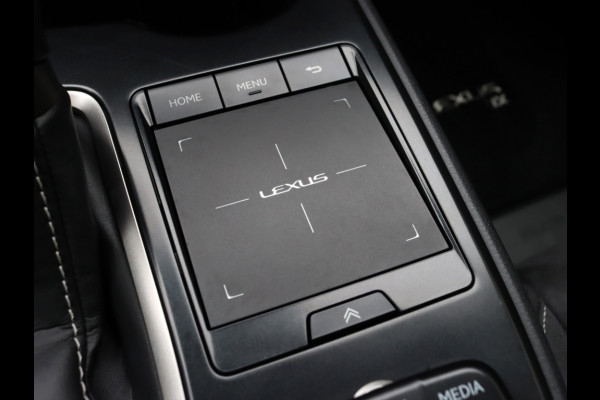 Lexus UX 250h Preference Line | Stoelverwarming | Parkeersensoren | Trekh