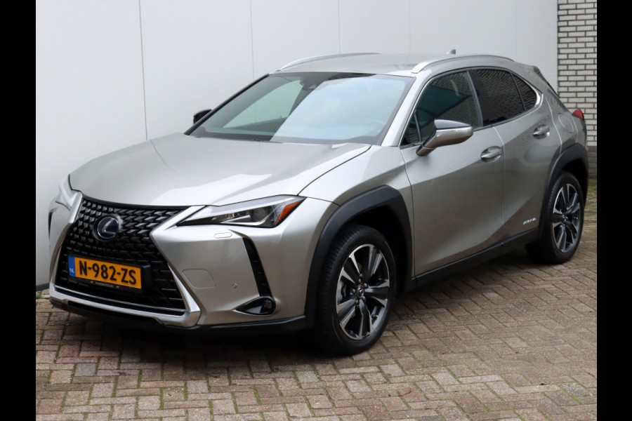 Lexus UX 250h Preference Line | Stoelverwarming | Parkeersensoren | Trekh