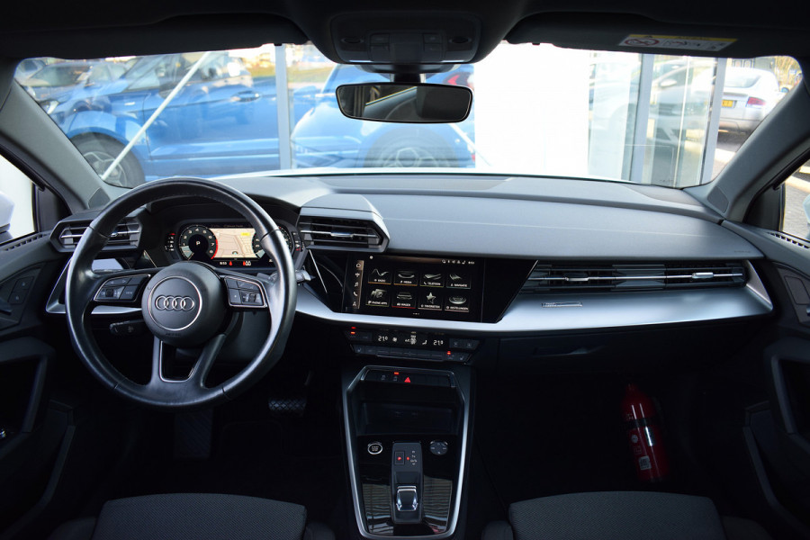 Audi A3 Sportback 35 TFSI S edition | 2x S-Line | Virtual | Stoelverwarming | Climate
