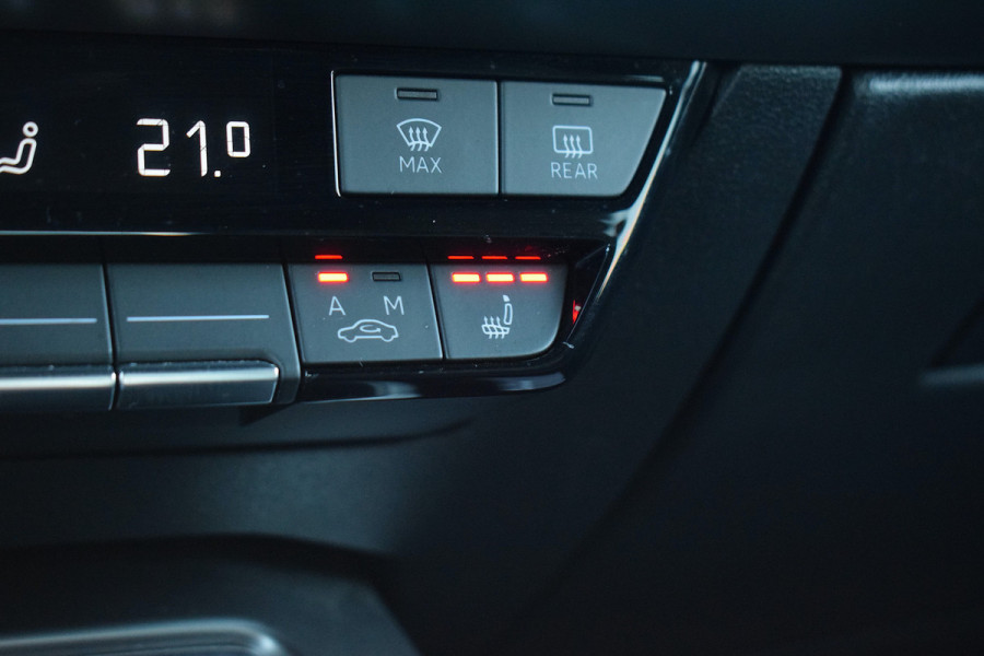 Audi A3 Sportback 35 TFSI S edition | 2x S-Line | Virtual | Stoelverwarming | Climate
