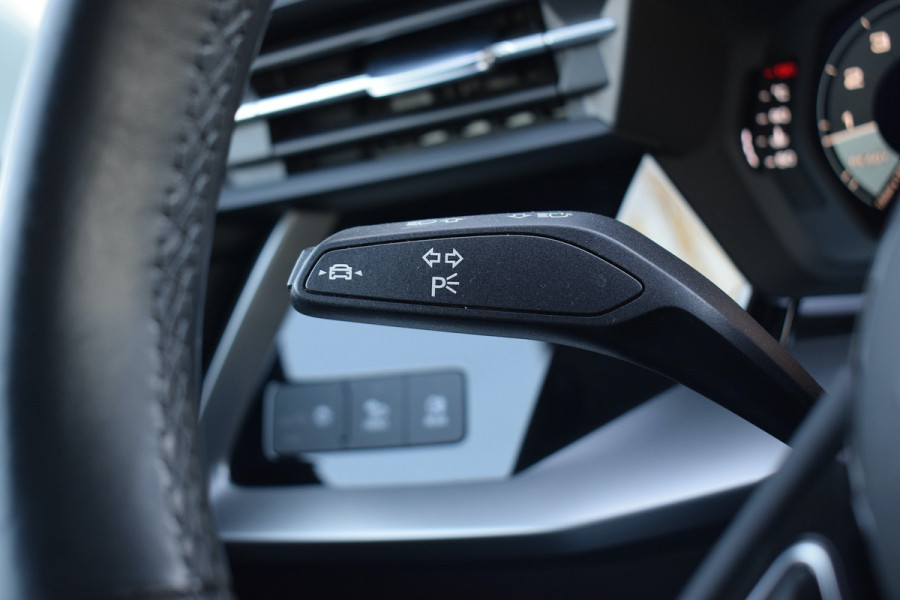 Audi A3 Sportback 35 TFSI S edition | 2x S-Line | Virtual | Stoelverwarming | Climate